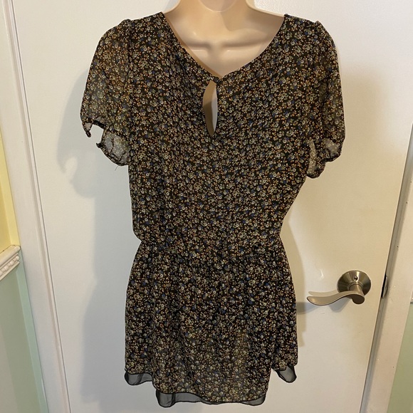 XXI flowy scoop neck top - Picture 2 of 4